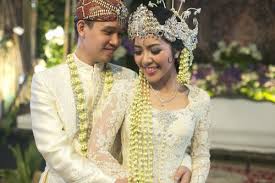 Maybe you would like to learn more about one of these? 6 Ragam Pilihan Baju Pengantin Adat Sunda Yang Bisa Jadi Inspirasi Anda 2018