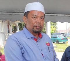 He is a member, deputy spiritual leader and state commissioner of kelantan of the malaysian islamic party (pas), a component party of the ruling perikatan. Menteri Besar Kelantan Masih Dirawat Di Hospital Usm