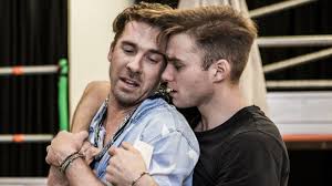 Hugh sheridan (born june 30, 1985) is an australian actor, musician and television presenter who is known for his role as ben rafter in the television series packed to the rafters. Actor Hugh Sheridan And Hair Castmate Victims Of Perth Glassing Attack