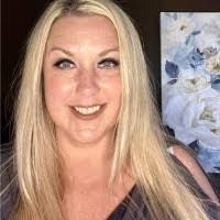 Mandy Hahn's Instagram, Twitter & Facebook