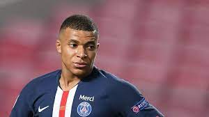 La prétention, c'est plutôt de se vanter de viser des choses qui ne sont pas du tout à ta portée, qui ne sont pas pour toi. Forvard Pszh Kilian Mbappe Zarazilsya Koronavirusom Sport Ria Novosti 07 09 2020