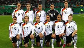 Die deutsche frauenfußballnationalmannschaft ist neben den usa die erfolgreichste der welt. Vor Dem Start Der Heim Wm