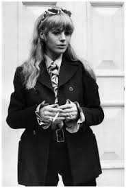 Se erhvervsrelationer, ejerskaber og roller i bestyrelser, direktioner, som stifter m.m. 65 Marianne Faithful Ideas Marianne Faithfull Faithfull Swinging Sixties