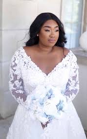 Get great selections of discount plus size wedding dresses for women. Romantic Lace Plus Size Wedding Dress With Long Sleeves Kleinfeld Bridal