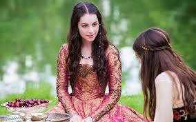 yepyeni dönem dizimiz Reign.. ünlü İskoç Kraliçesi Marynin bir nevi lise  dönemi!..