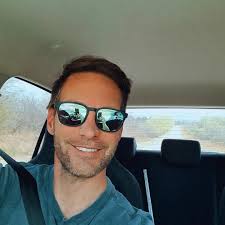 Después de varios años, 50.000 kilómetros y 15 países recorridos, el  argentino Pablo Imhoff, más conocido como Pablito Viajero, llegó a Alaska  en su pequeña Honda C90 EconoPower de 1992. Su travesía