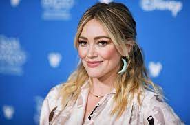Hilary erhard duff was born on september 28, 1987 in houston, texas, to susan duff (née cobb) and robert erhard duff, a partner in convenience store. Hilary Duff In Quarantine After Covid 19 Exposure Billboard
