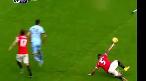 Mala noticia para boca juniors: La Lesion De Marcos Rojo En El Clasico De Manchester Youtube