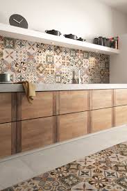 Carrelage Cuisine Sol Et Mur 20 Modeles Cuisine Patchwork Carrelage Cuisine Decoration De Cuisine Rustique