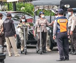 Viral video bule russia yang berbuat tak senonoh di gunung batur bali, polisi langsung selidiki glory garuda, 22/04/2021. A Video Of Expats Who Filmed An Inappropriate Scene In Bali S Sacred Place Went Viral The Bali Sun