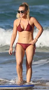 Hot woman balancing fidget spinner on her face! Top 27 Celebrity Camel Toes Moments Of All Time