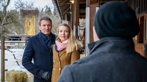 Sternekoch robert saalfeld, alexanders jüngerer bruder, verliebt sich miriam von heidenberg, doch bevor die beiden wirklich zusammenkommen, haben auch sie noch einige hürden. Sturm Der Liebe Homestory Mit Uberraschung 3571 Ard Mediathek