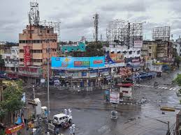On 23 march 2020, the government of india under prime minister narendra modi ordered a nationwide lockdown for 21 days, limiting movement of the entire 1.38 billion or 138 crore population of india as. West Bengal Lockdowni West Bengal Lockdown Kolkata Streets Wear Deserted Look Heavy Police Deployment Across State India News