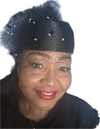 Happy Tuesday everyone! Here's another one of my creations. A gorgeous  Buntal hat fit for a Queen !