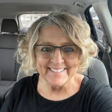 Toni Wolfe (@wolfetoni)