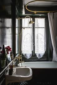 In Paris Mixing Flea Market Finds And Scores From The French Craigslist Paris Apartments Parisian Decor Classic House