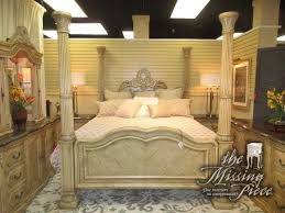 Collezione Europa Four Poster King Bed In A Light Finish Wow What A Statement Piece To Have In Your Master Suite At Pos Bed Matching Nightstands Four Poster