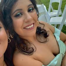 Mint makeup 💚 Mi bellísima clienta @priscilamtz con un maquillaje para  boda, en tonos menta y peinado semi recogido 🥰 Hermosísima 🥰 gracias por  tu preferencia 💚