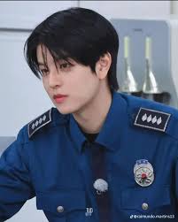 I need a picture of Hyunjin