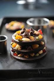 Voici Un Petit Sapin Realise En Chocolat Et Fruits Secs Parfait Pour Un Centre De Table Ou Pour Faire Un Cadeau Gourmand Pour Chocolat Blog Cuisine Gourmands
