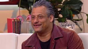 A best of albumon egy új dal kapott helyet most kezdődik el címmel, amiből egy magasköltségű full animációs klip készült. F Asvjrlspw8am