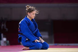 Great britain claim their first medal of the tokyo olympics as chelsie giles takes bronze in the judo after seeing off switzerland's fabienne kocher. Jq4ijs6kbdwmnm