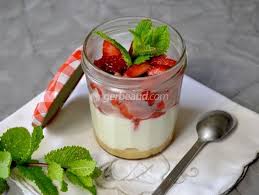 Coupe Fraicheur Aux Fraises Et Au Fromage Blanc Recette Idee Recette Alimentation Fromage Blanc