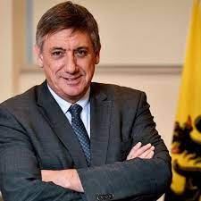 Het disruptief comité maakt zich klaar voor een nieuwe politie. Jan Jambon V Twitter Het Contact Met De Collega S Van Amoury Was Intens Hoe Is Zulke Gruwel Mogelijk Hoe Kan Het Dat Iemand Die De Samenleving Elke Dag Met Lijf En Leden