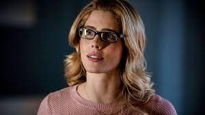 Submitted 29 days ago by deleted. Arrow Emily Bett Rickards Kehrt Fur Serienfinale Zuruck