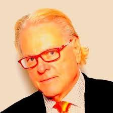 Alex Somoza's Instagram, Twitter & Facebook