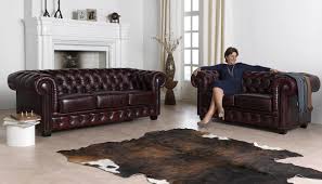 Classic Musthave A Chesterfield Inspired Sofa Amazing Looks But Not The Most Comfortabele Option Chesterfield Chesterfield Bank Birmingham