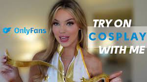 TRYING ON + RATING MY COSPLAYS FOR ONLYFANS CONTENT - YouTube