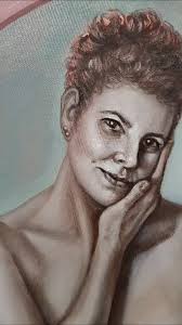 Elena Prosperi, a multifaceted artist, graduated in pictorial decoration,  worked in Gucci Richard Ginori 1735, as an airbrush artist and painter