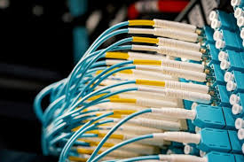 Fiber optik, çok hassas üretilmiş saf bir cam ip üzerinden ışığın iletilmesi prensibiyle çalışan bir sistemdir. Belajar Mengenal K3 Kesehatan Dan Keselamatan Kerja Fiber Optic Maubelajarapa