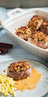 Schweinemedaillons Mit Walnusskruste In Rahmsauce Rezept Festliches Essen Schweinemedaillons Essen