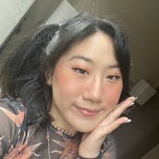 Angie Hu's Instagram, Twitter & Facebook