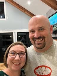 Derek Pryor's Instagram, Twitter & Facebook