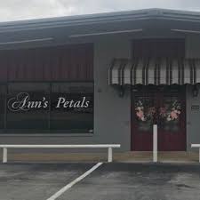One of longview's more notable economic assets, the east texas oil field contributes greatly to the healthy local economy of services, technology, and manufacturing. Ann S Petals Longview Petalsann Twitter