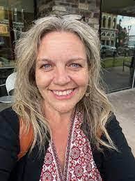 Karyn Sweet's Instagram, Twitter & Facebook