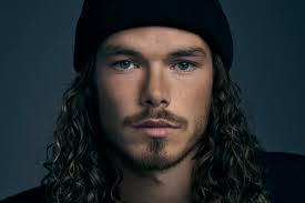 Leif Eric's Instagram, Twitter & Facebook