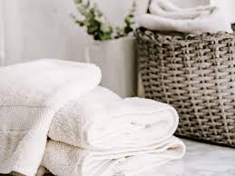 Κορυφαίες χρήσιμες συμβουλές για το πλύσιμο των πετσετών για απαλότητα και αφρατάδα