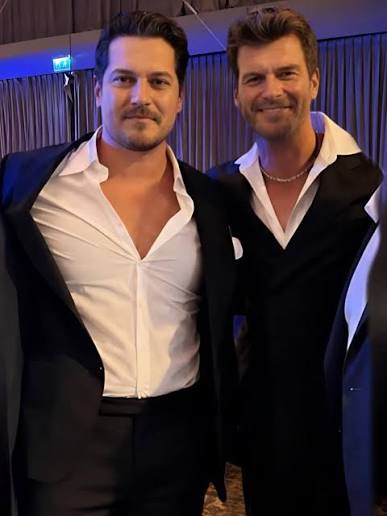 🖱️ Aralarında küslük olduğu iddia edilen Kıvanç Tatlıtuğ ve Çağatay Ulusoy  yıllar sonra katıldıkları bir düğünde bir araya geldi. #çağatayulusoy # kıvançtatlıtuğ #keșfet
