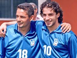 .dedicated to him that, despite the enemies and the bad luck, was, is and will be always the talent person that the italian football has ever expressed. Roberto Baggio Memulai Karirnya Di Klub Vicenza Pada Usia 15 Liga Olahraga
