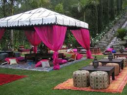 Middle eastern themed party decorations / breath taking middle eastern party decor! Arabian Nights
