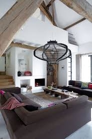 Un Large Salon Pour Un Loft Sans Complexe Salon Mezzanine Salon Contemporain Maison Design