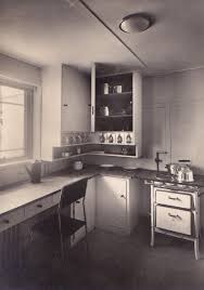 This Is A Scan Of An Original Postcard Showing An Installation Of Grete Schutte Lihotzky S Frankfurt Kitchen At Kuchendesign Moderne Kuchenideen Bauhaus Mobel
