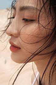 Chụp vội thôi mà đã đẹp như thế này, bảo sao Dương Minh Ngọc lại được nhiều  người gọi là hotgirl có thần thái ngọc nữ