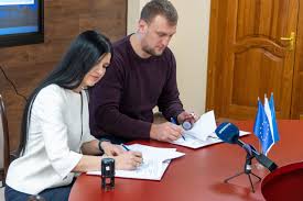 Maybe you would like to learn more about one of these? Sooperation With Pravda Tut Media Holding