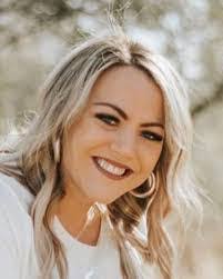 Denise Windham's Instagram, Twitter & Facebook