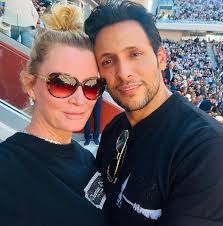 Tracey Weidner's Instagram, Twitter & Facebook